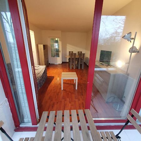 F3 Avec Balcon 5 Min Gare Sqy Et Parking Gratuit Apartment Guyancourt Exterior foto